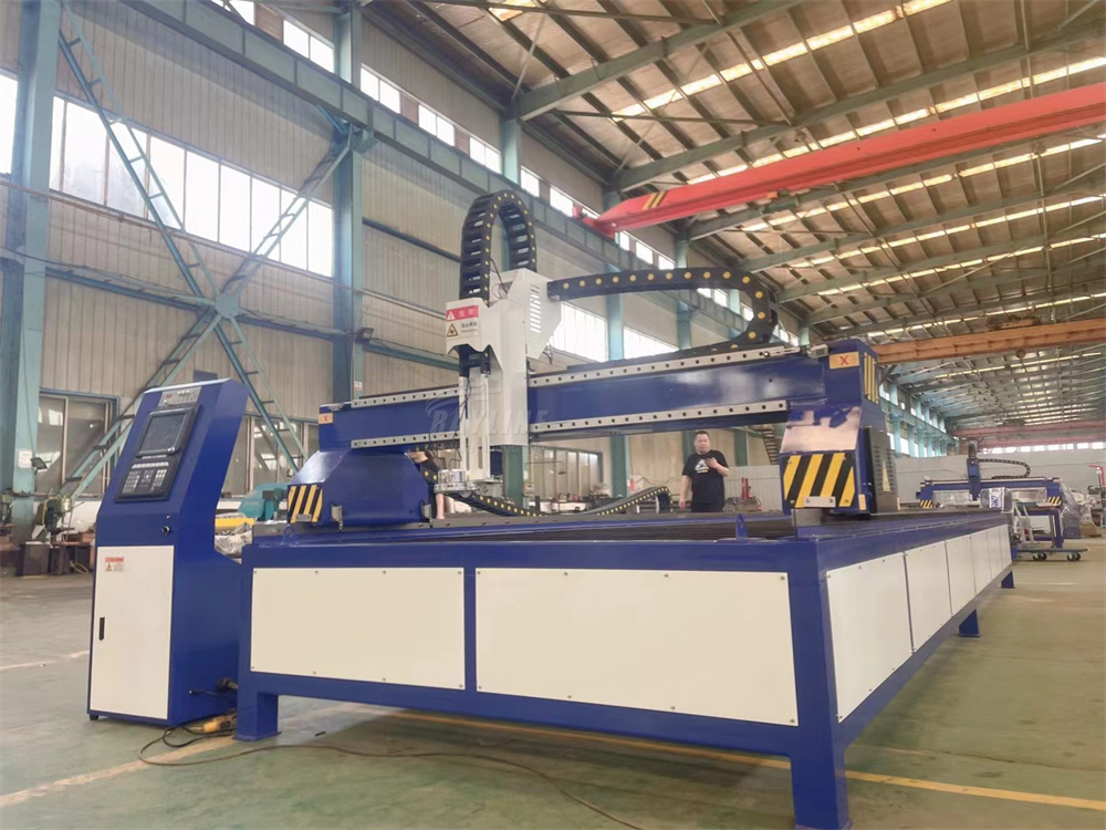Cnc Plasma Cutter - ماكينة قطع المعادن بالبلازما CNC 1530،