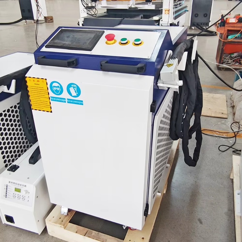 Handheld Laser Welding Machine - آلة تنظيف بالليزر محمولة لتنظيف الأسطح