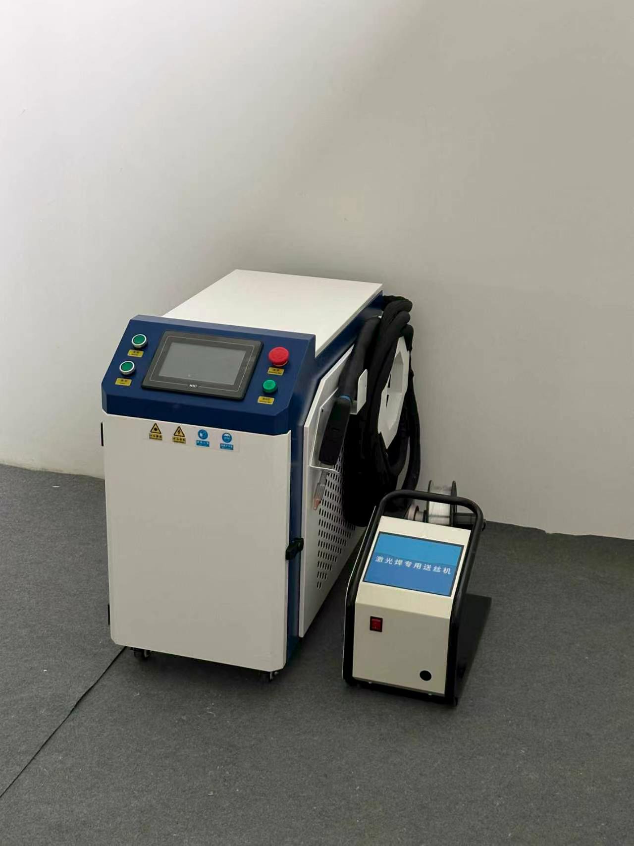 آلة لحام بالليزر المحمولة بالي - مراجعة Handheld Laser Welding Machine وسعره