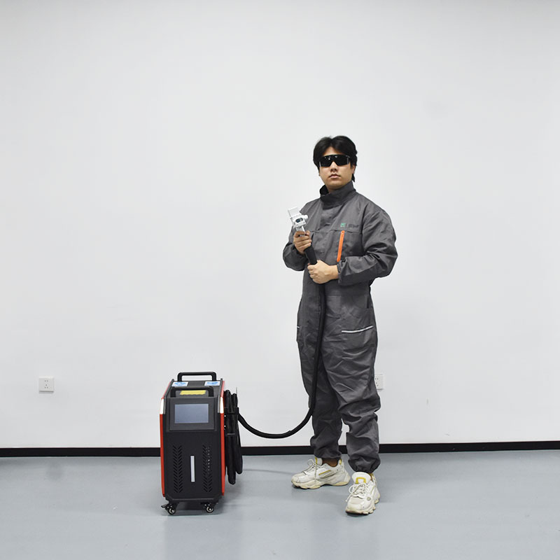آلة تنظيف بالليزر مبردة بالهوا - مراجعة Industrial Laser Cleaner وسعره